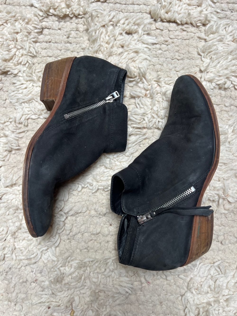 Sam Edelman Black Suede Ankle Booties Side Zip Stacked Heel Size 9.5